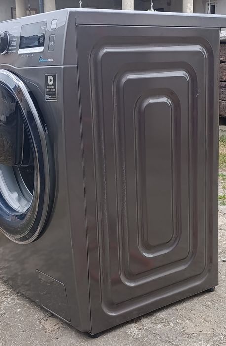 Пральна машина Samsung.