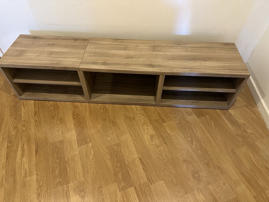Banqueta Ikea Besta com almofada
