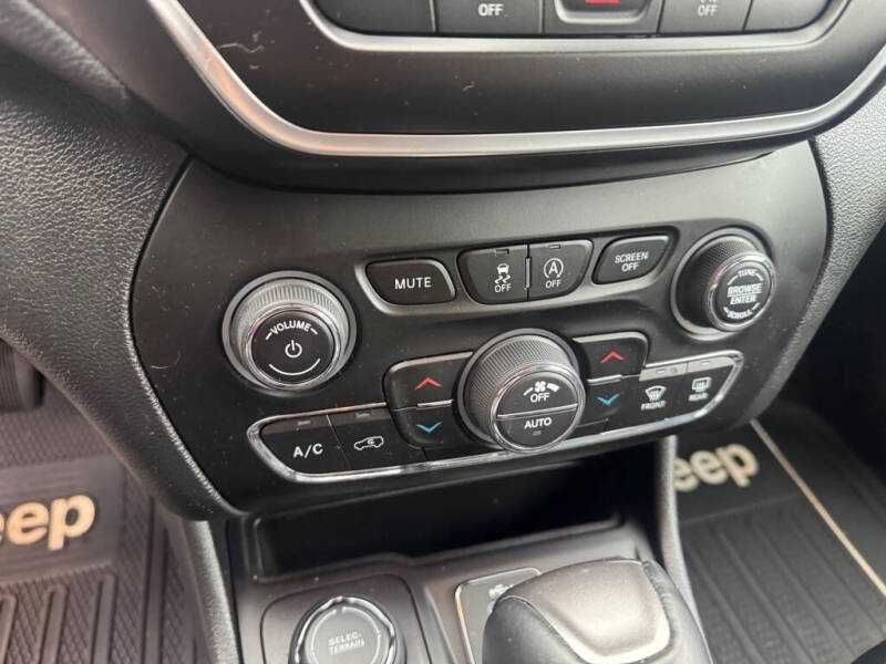 2022 Jeep Cherokee Latitude Lux