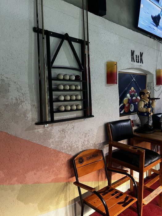 Більярд в ідеальному стані 11 фут.