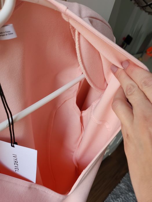 Elegancka sukienka z głębokim dekoltem IvyRevel rozmiar S 36