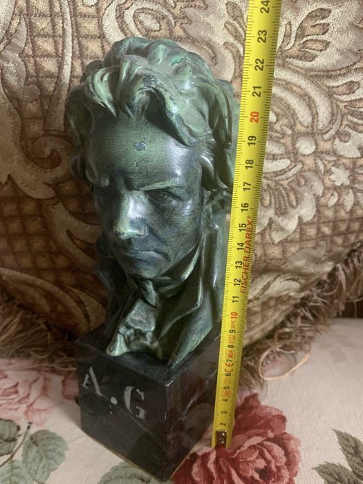Busto Beethoven marfinite
