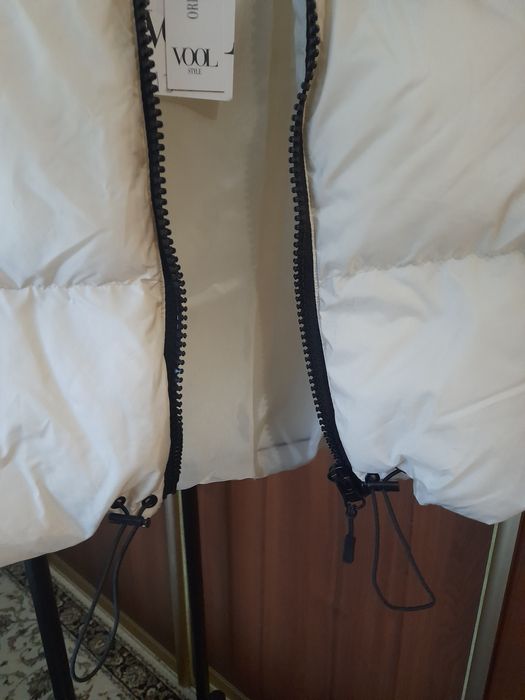 Новая жилетка женская кремовогр цвета S размер.