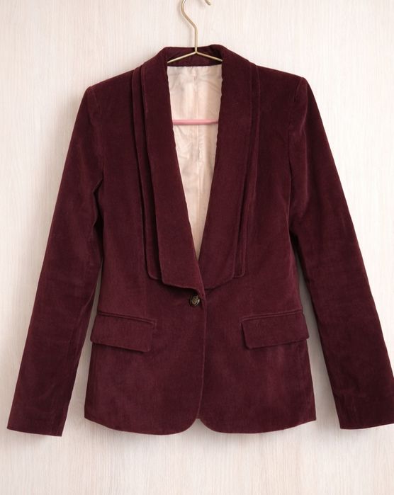 Жіночий бордовий оксамитовий піджак