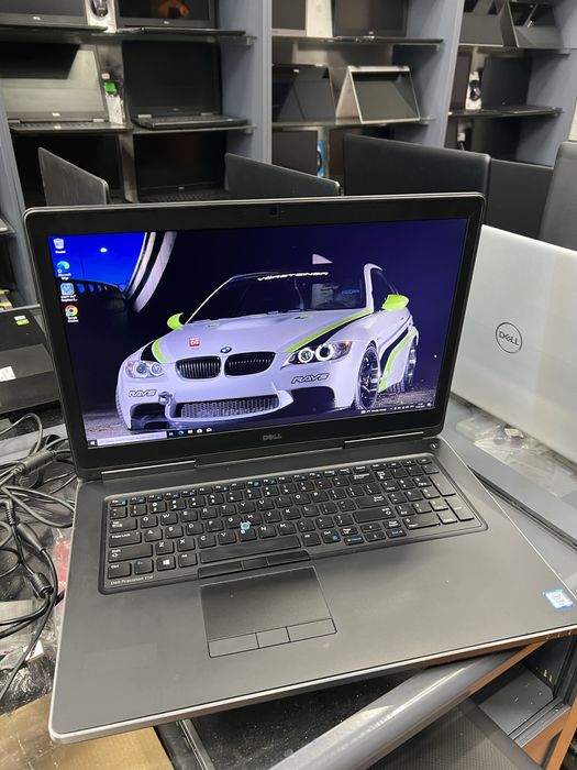 Мощная ноутбук станция с огромным экраном