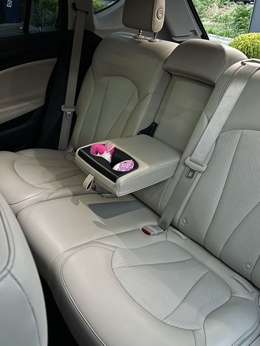Продам идеальный Buick Envision