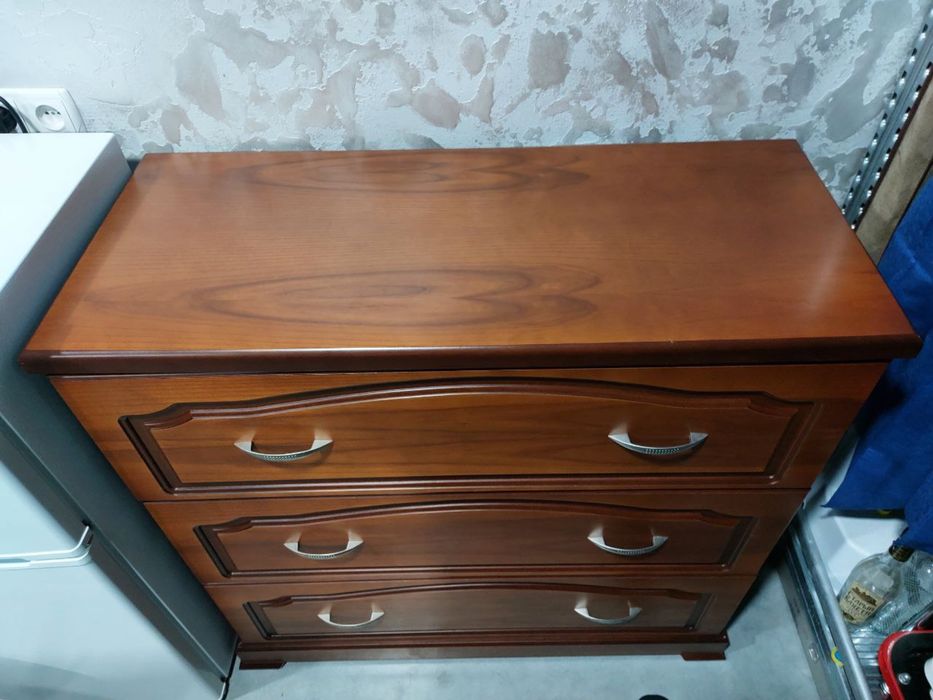 Комод с натурального дерева