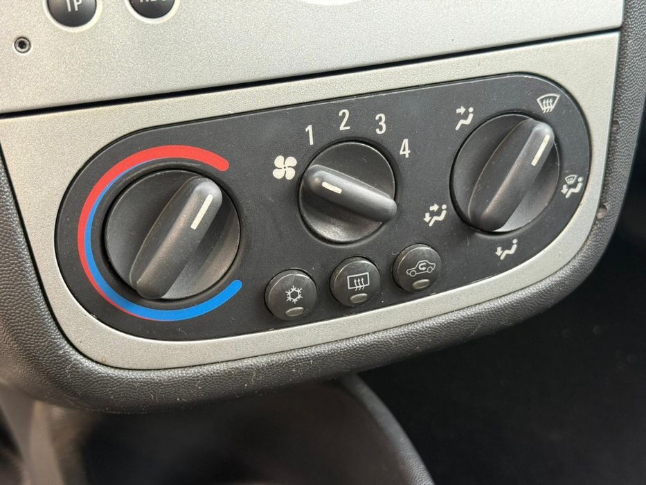 Opel Corsa C 1.2 Ano 2003