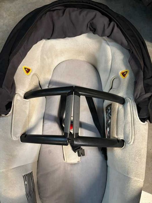 Cadeira de bébé da marca bebé confort