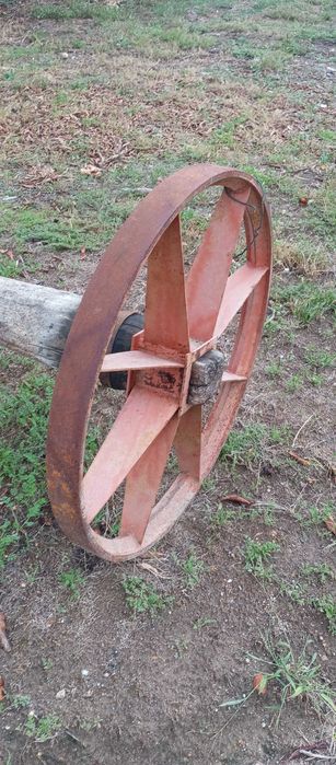 Rodas ferro antigas