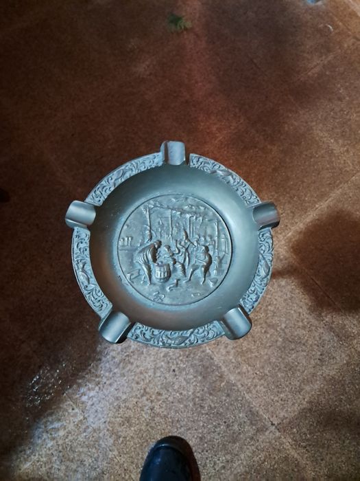 Cinzeiro de pé cobre