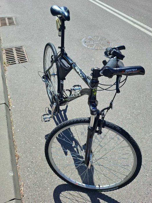 rower crossowy KELLYS SAPHIX, rama 21, koła 28, przerzutki 3x8