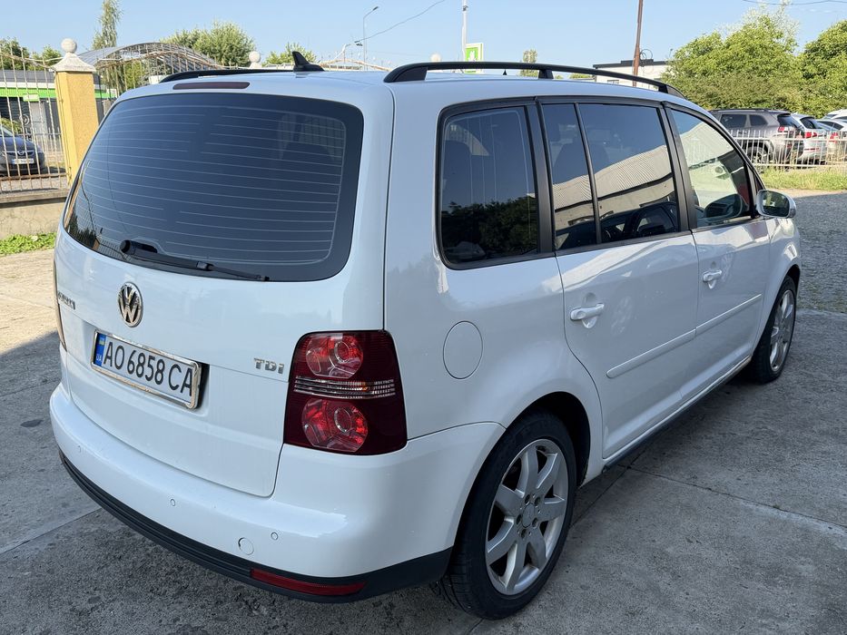 Volkswagen Touran ( Avtomat )