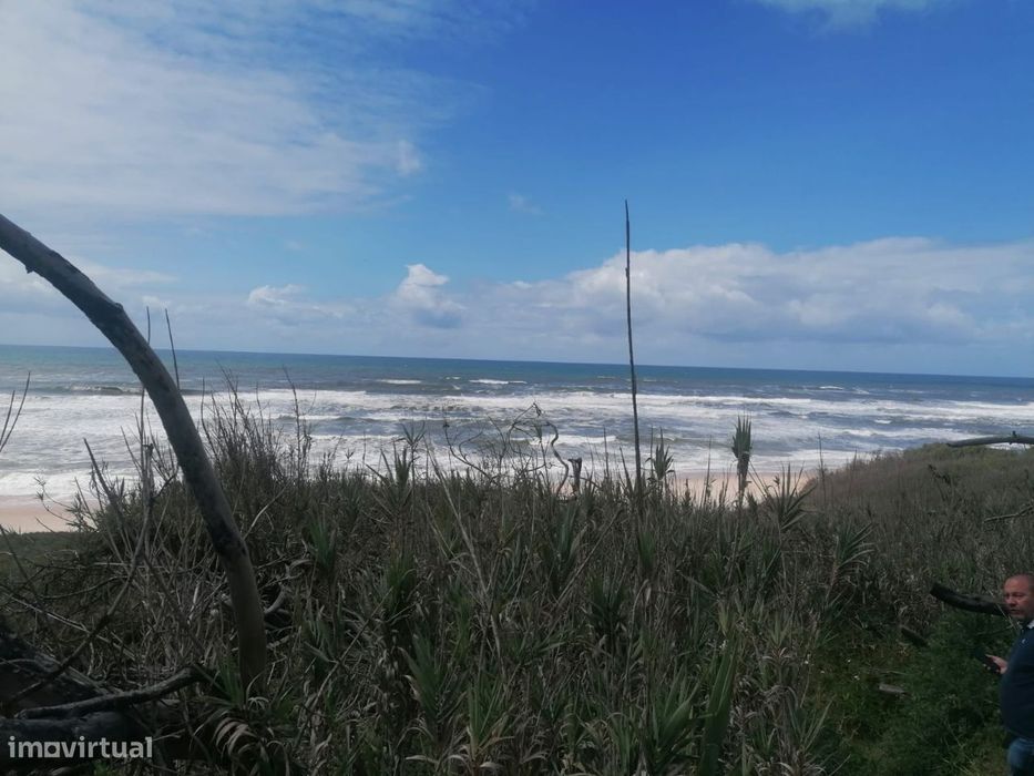 Terreno com “Varanda para o Mar” – praia da Feligueira Grande