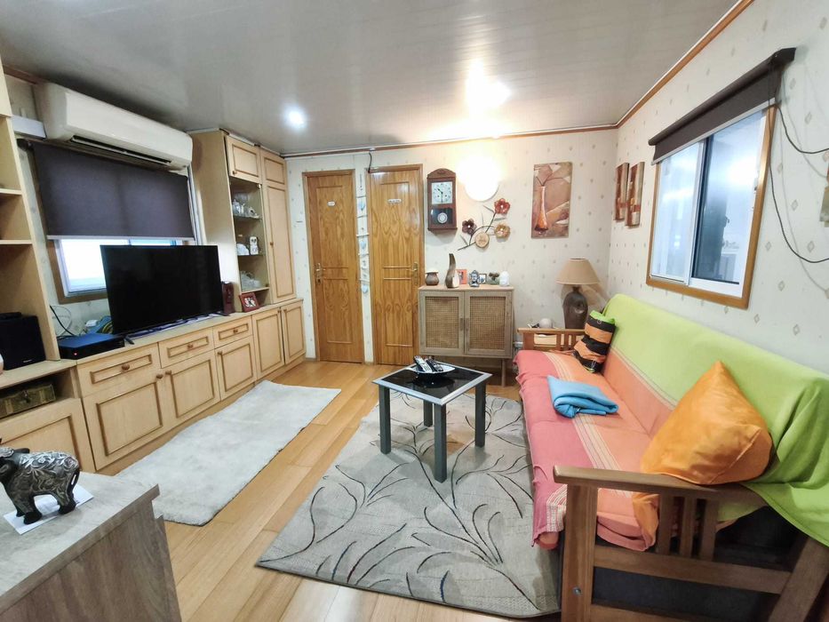 Moradia pré-fabricada T2.