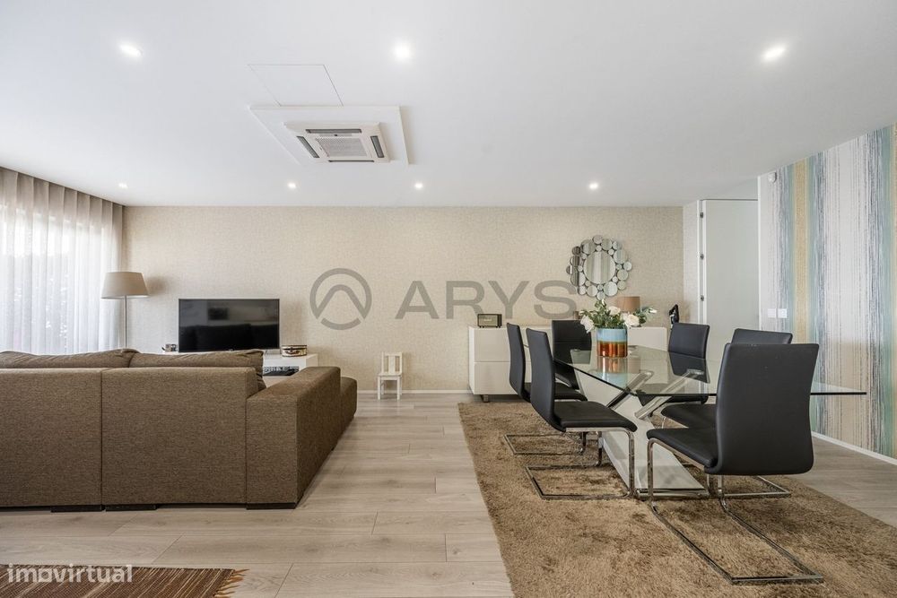 Apartamento T3 com garagem e jardim privativo