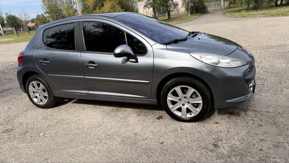 Peugeot 207 2008 року
