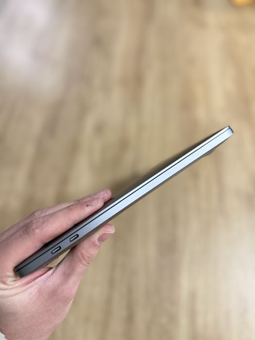 MacBook Pro 13” 2020 Space Gray — M1/8GB/256GB — Рідна Батарея: 100%