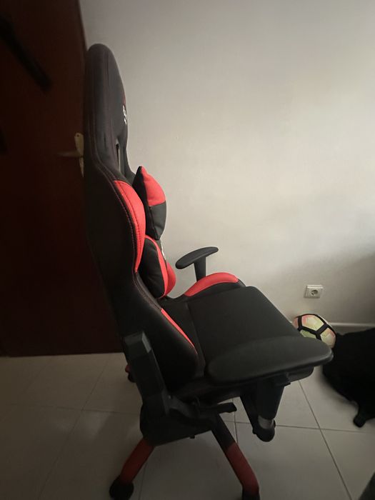 Cadeira gaming, Alpha Gamer vermelha e preta