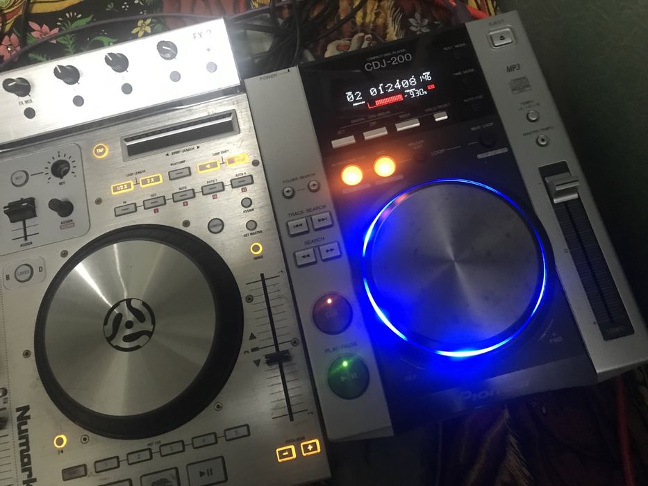Pioneer CDJ 200 x2