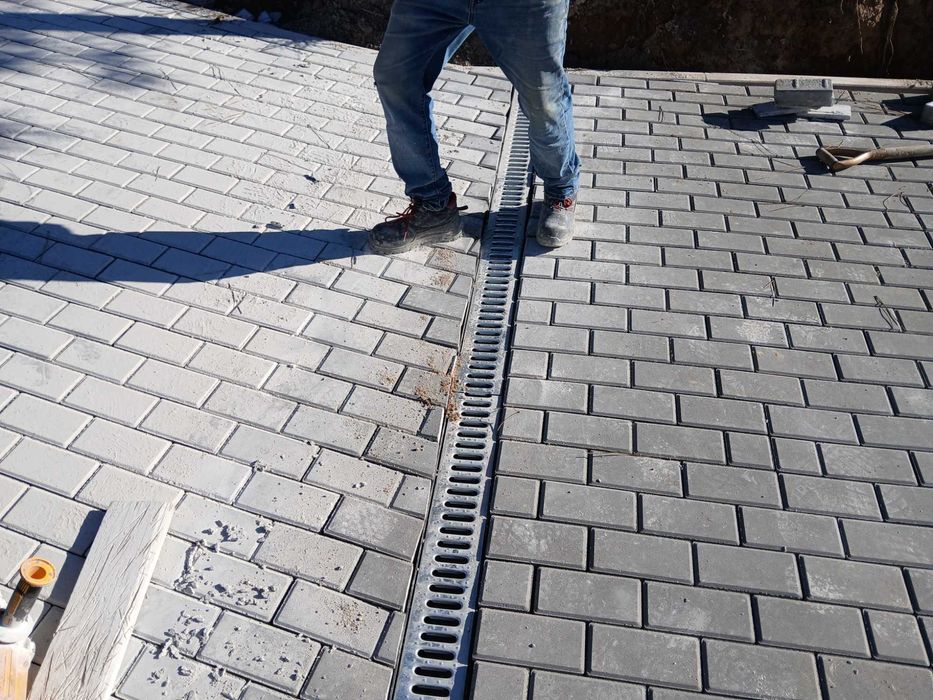 Faço pavimentos em pavê e lancil
