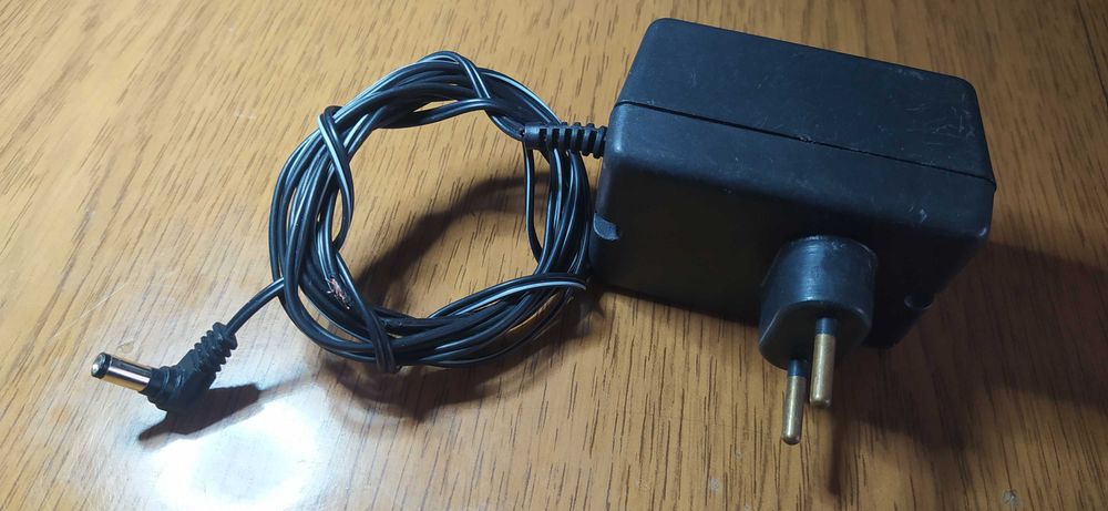 Трансформаторный блок питания зарядка 9 v вольт 500 mAh круглый штекер