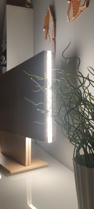 Candeeiro led em madeira