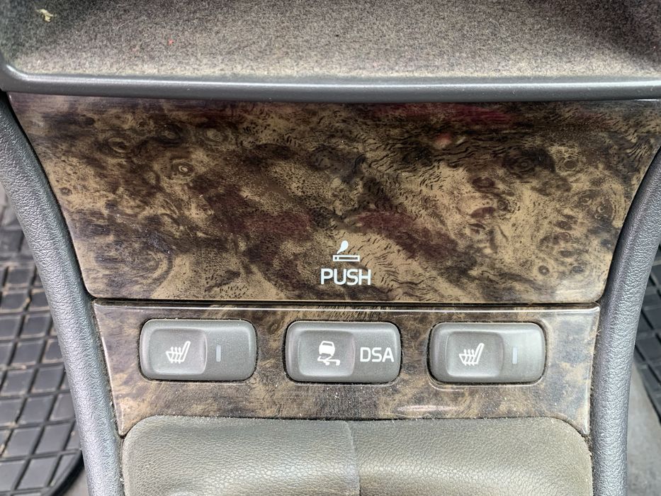 Продам volvo v40 2.0 бенз