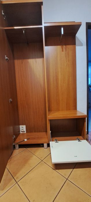 Szafa do przedpokoju z lustrem