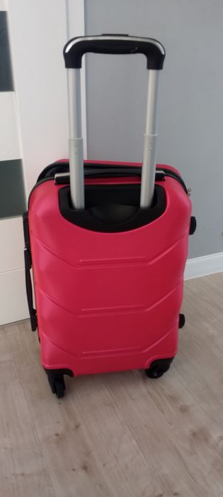 Walizka podróżna na kółkach