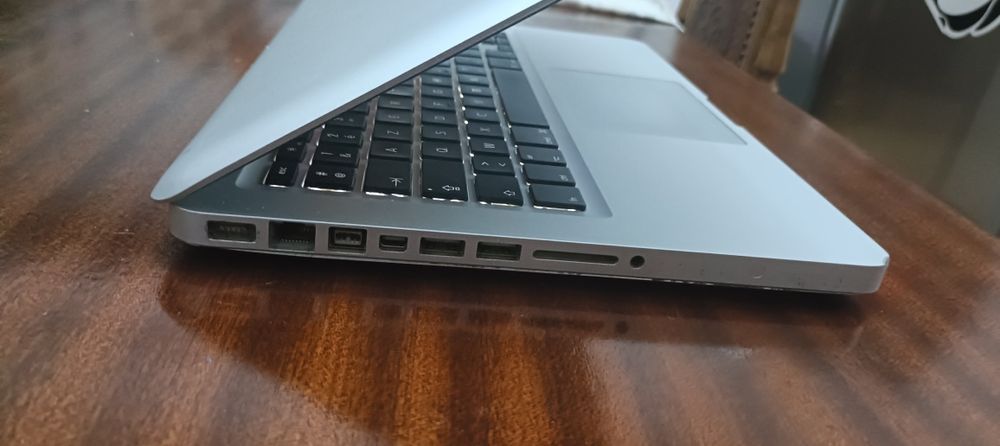 MacBook Pro 13" Apple | 320GB | Carregador incluído