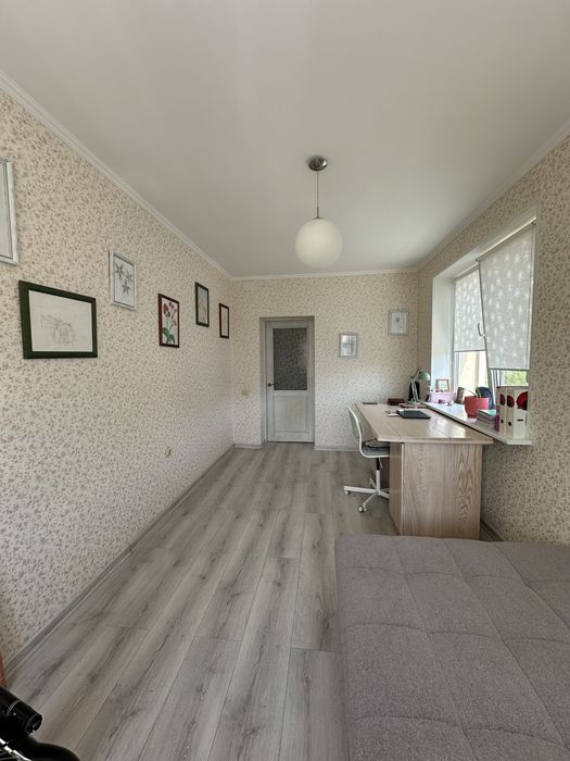 Продаж квартири 130.4 м.кв., вул. Івасюка / Винники