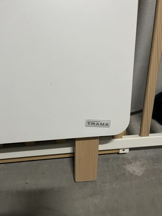 Berço Trama com colchao e fraldario