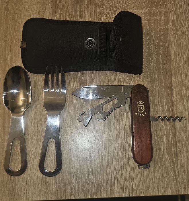 Alicate multi usos e canivetes multiusos