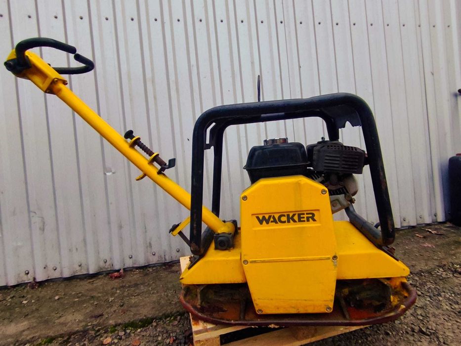 Zagęszczarka rewersyjna Wacker DPU2440 Honda 160kg
