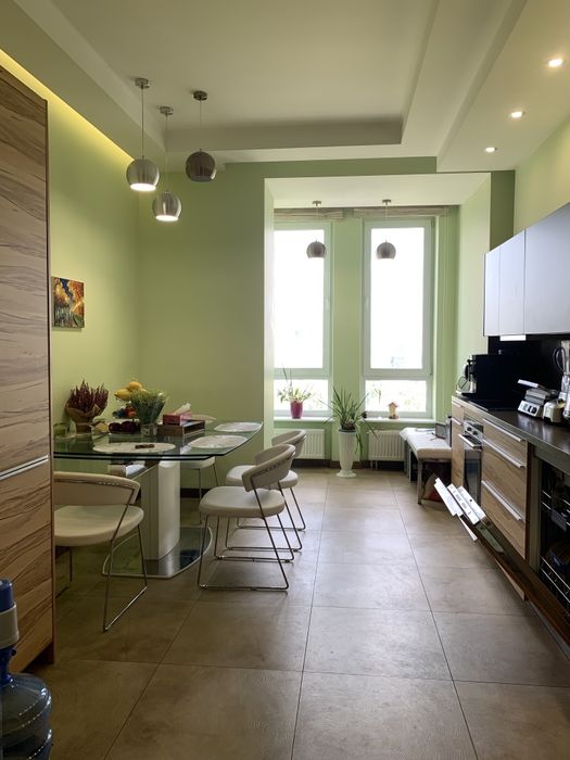 Оренда 4к квартири 128м2, Печерськ, метро Звіринецька, Либідська. Паркінг, резервне живлення