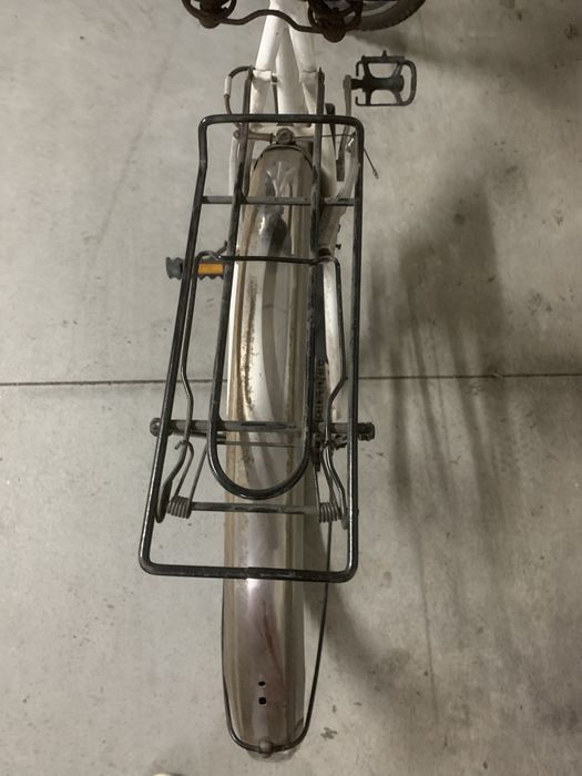 Vendo bicicleta com cesto