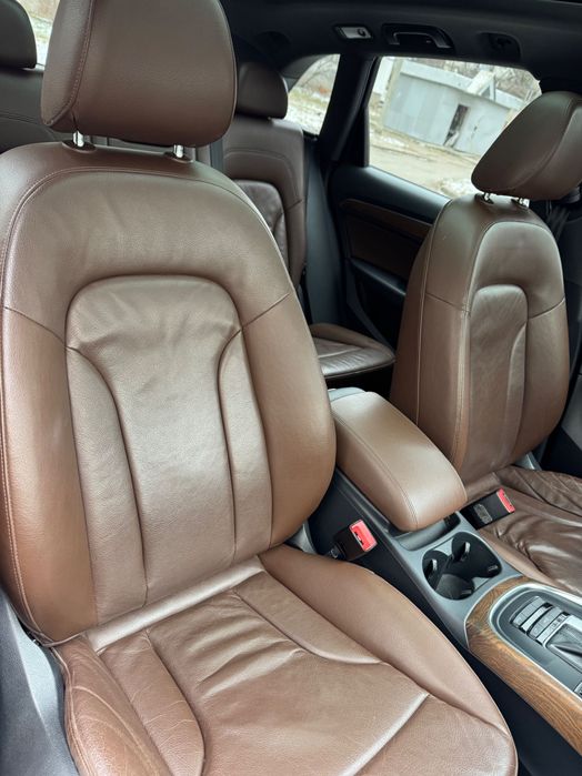 Продам Audi q5 2012