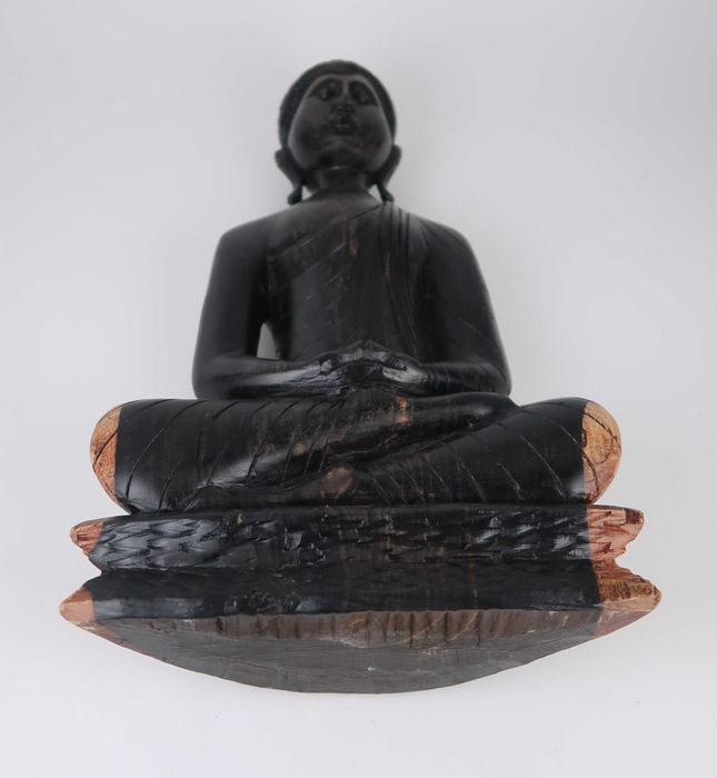 Escultura de Buda Sentado em madeira