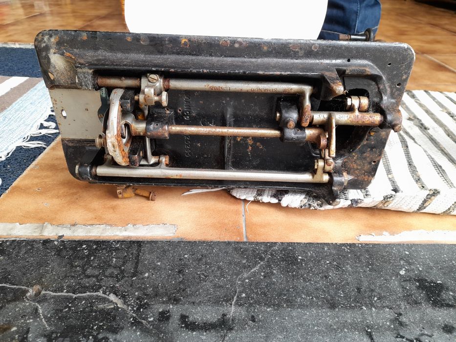 Máquina de costura Singer - só a cabeça anos 40 antiga para decoração