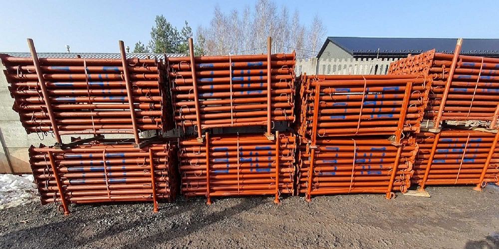 Sztyce budowlane podpory stropowe stemple budowlane Dźwigary legary