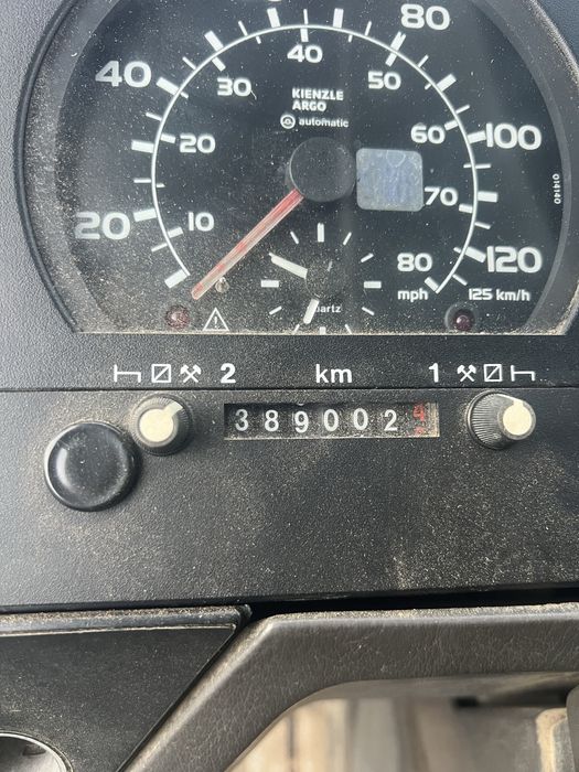 Camião grua e porta máquinas