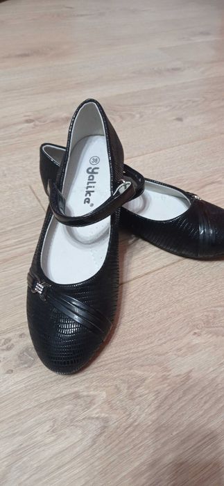 Туфлі для дівчинки