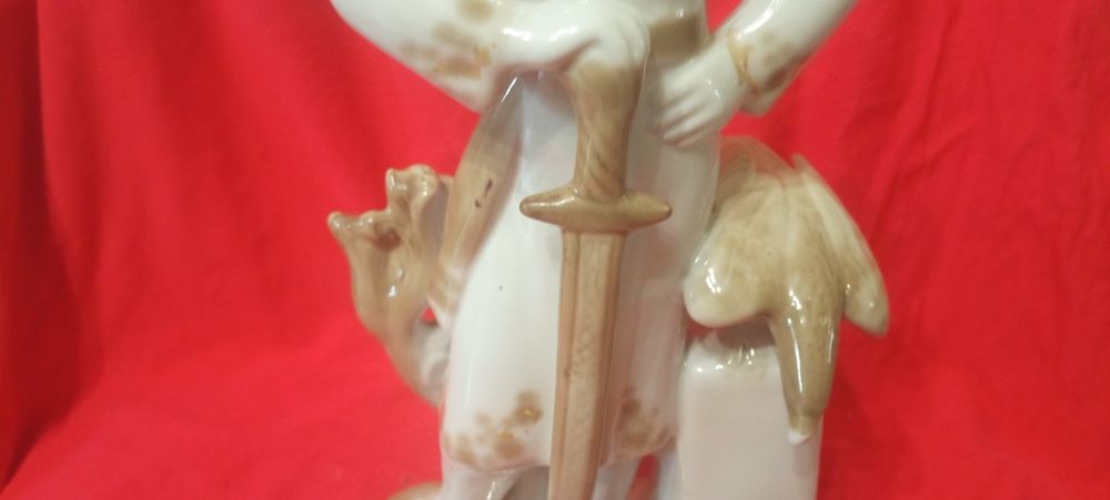 Продам статуетку