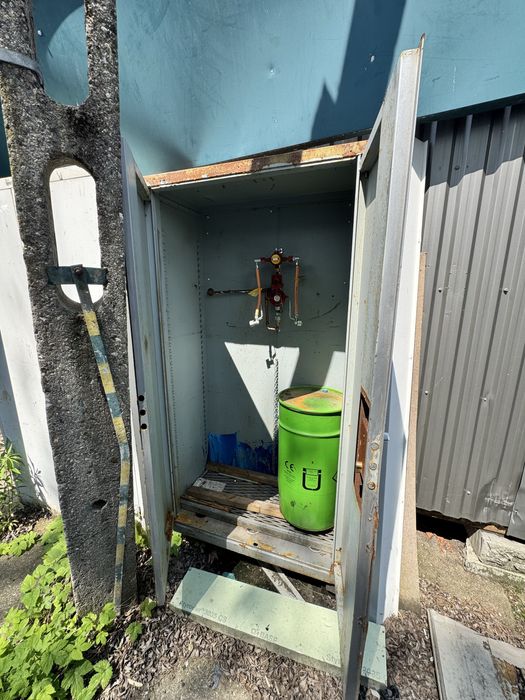 Biurowiec z kontenerow 72 m2.