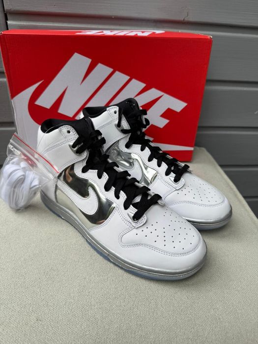 Nowe sneakersy unisex W NIKE DUNK HIGH białe srebrne 41