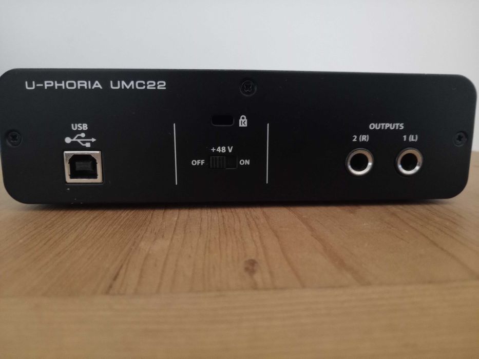 Interface áudio Behringer U-Phoria UMC22