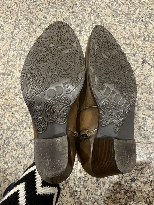 Botas em pele castanhas DKODE