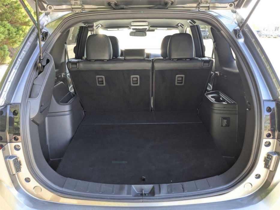 Mitsubishi Outlander Hybrid Plug-in SE      2020