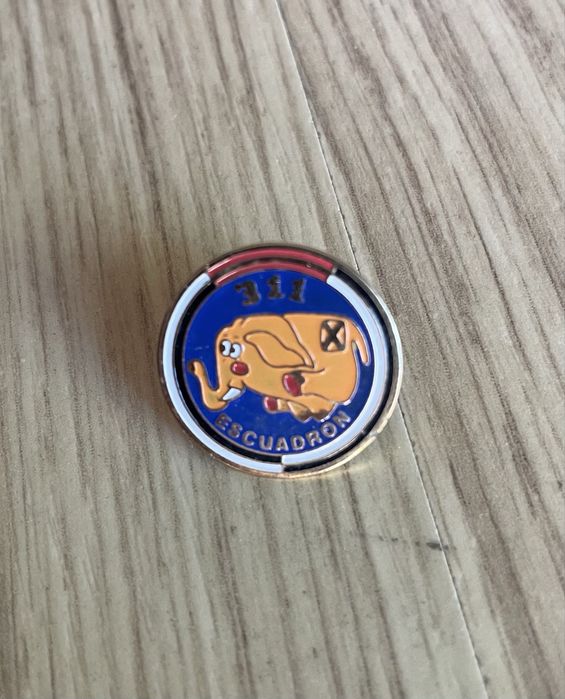 Emblemas para lapela referentes a Esquadras Militares